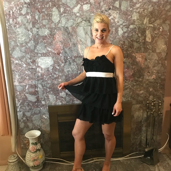 Black & white - Picture 6 of 8